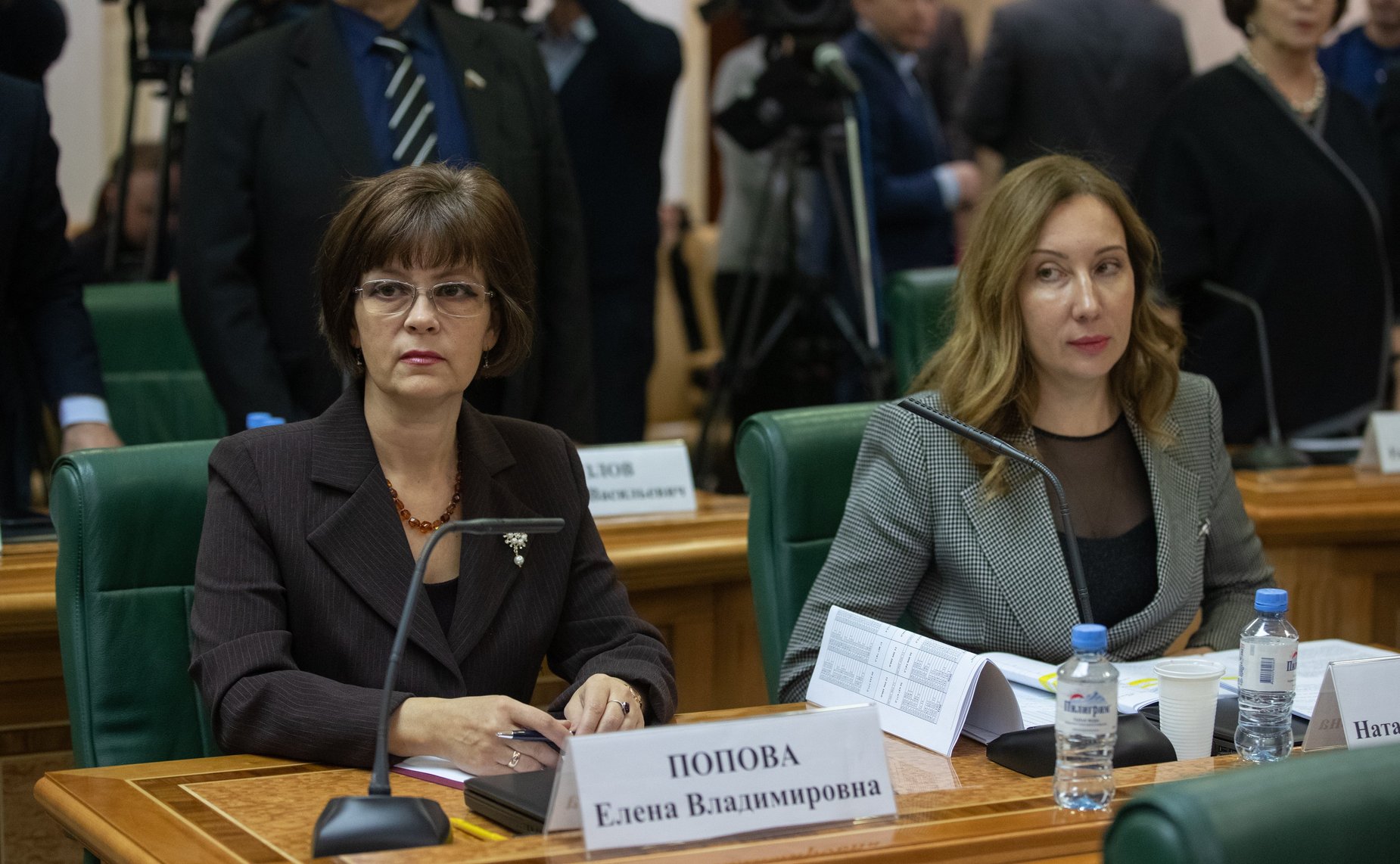 Елена Попова