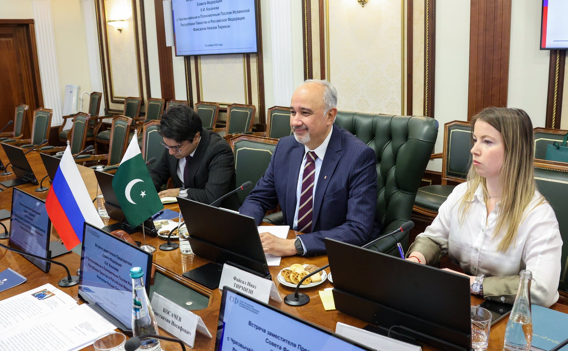 Встреча заместителя Председателя Совета Федерации Константина Косачева с Чрезвычайным и Полномочным Послом Исламской Республики Пакистан в Российской Федерации Файсалом Ниазом Тирмизи