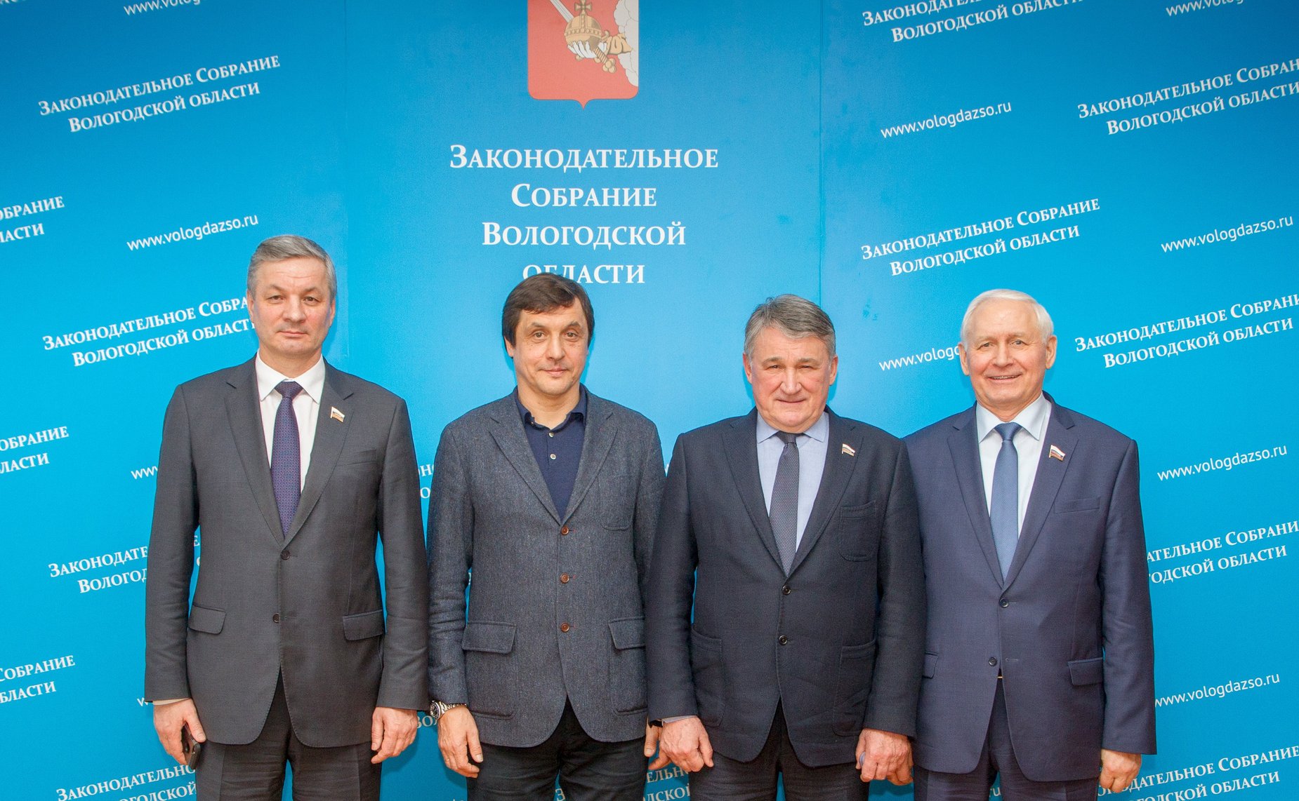 Заседание Дискуссионного клуба при Молодежном парламенте области