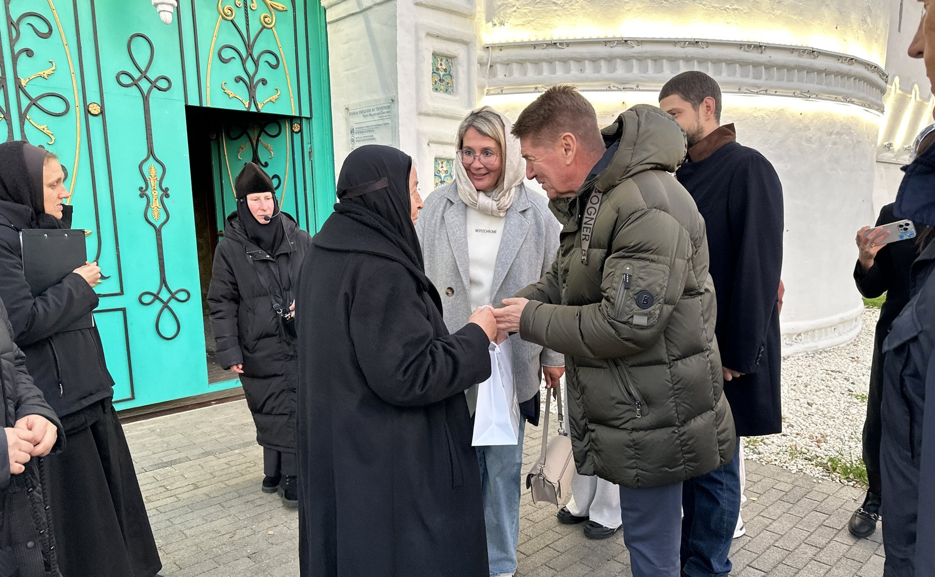 Сенаторы осмотрели площадки, отведенные под реализацию проектов комплексного развития территории и Церковь Иоанна Предтечи в Толчкове