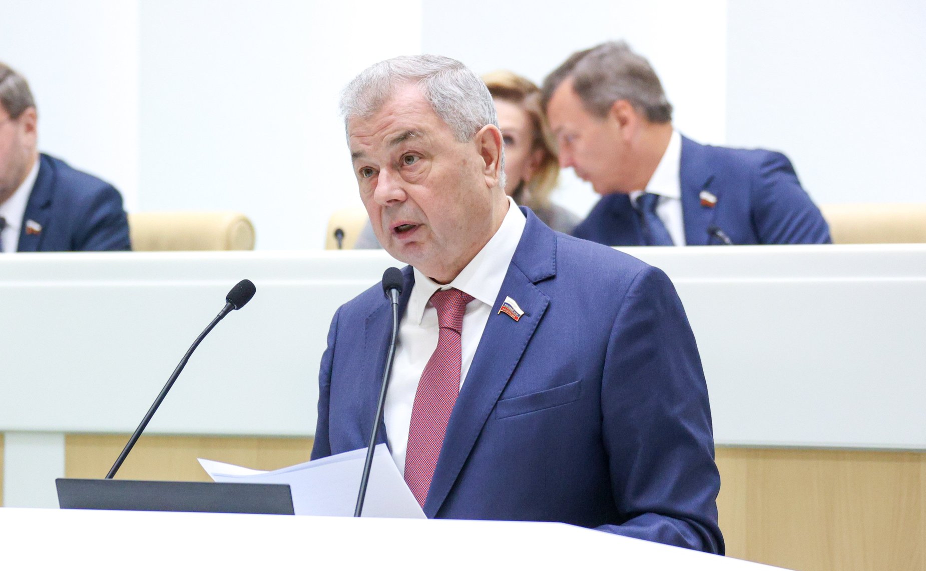 Анатолий Артамонов