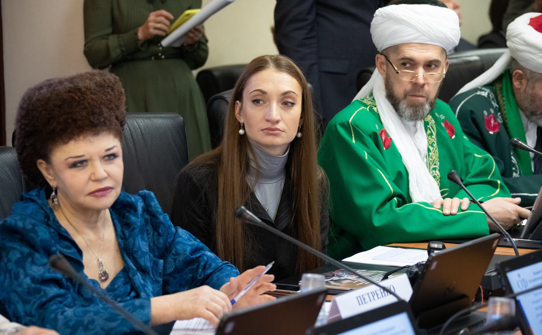 «Круглый стол» в рамках VIII Рождественских парламентских встреч в СФ. Общественное-государственное партнерство в продвижении просветительских инициатив, направленных на сохранение наследия Великой Победы: роль СМИ