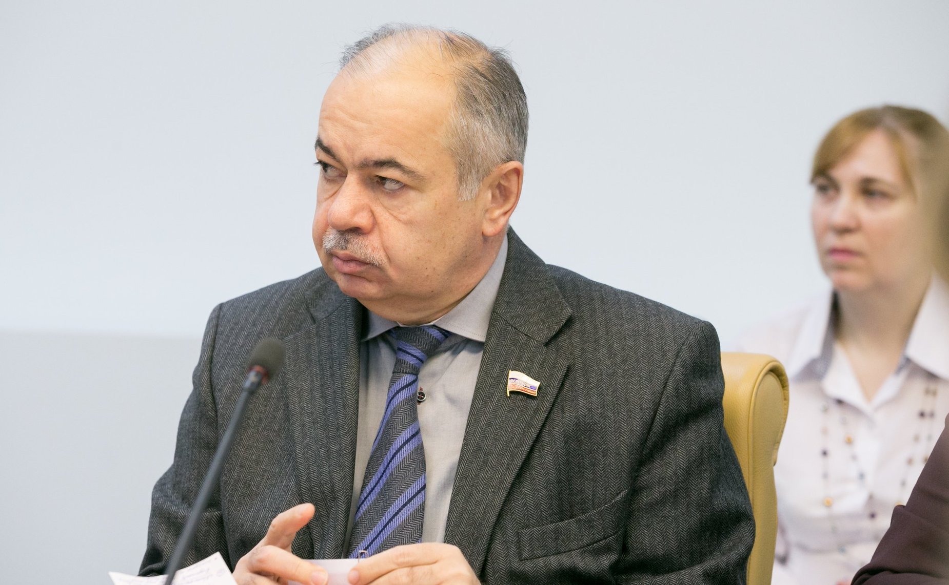 И. Умаханов на заседании Комитета СФ по науке образованию и культуре