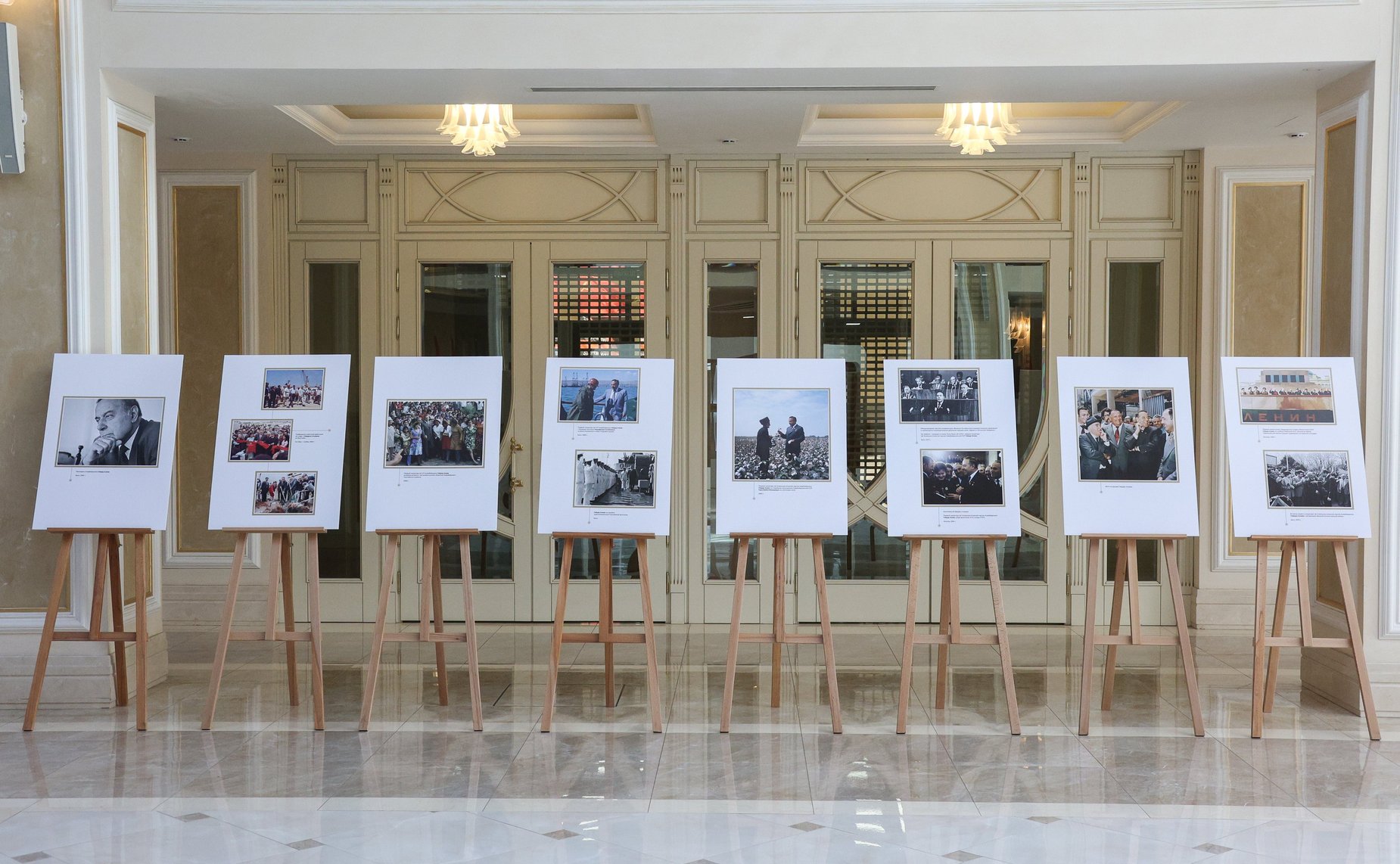 Валентина Матвиенко и Председатель Милли Меджлиса Азербайджанской Республики Сагиба Гафарова открыли в верхней палате российского парламента фотовыставку «В России часть моей души…», посвященную 100-летию со дня рождения Гейдара Алиева