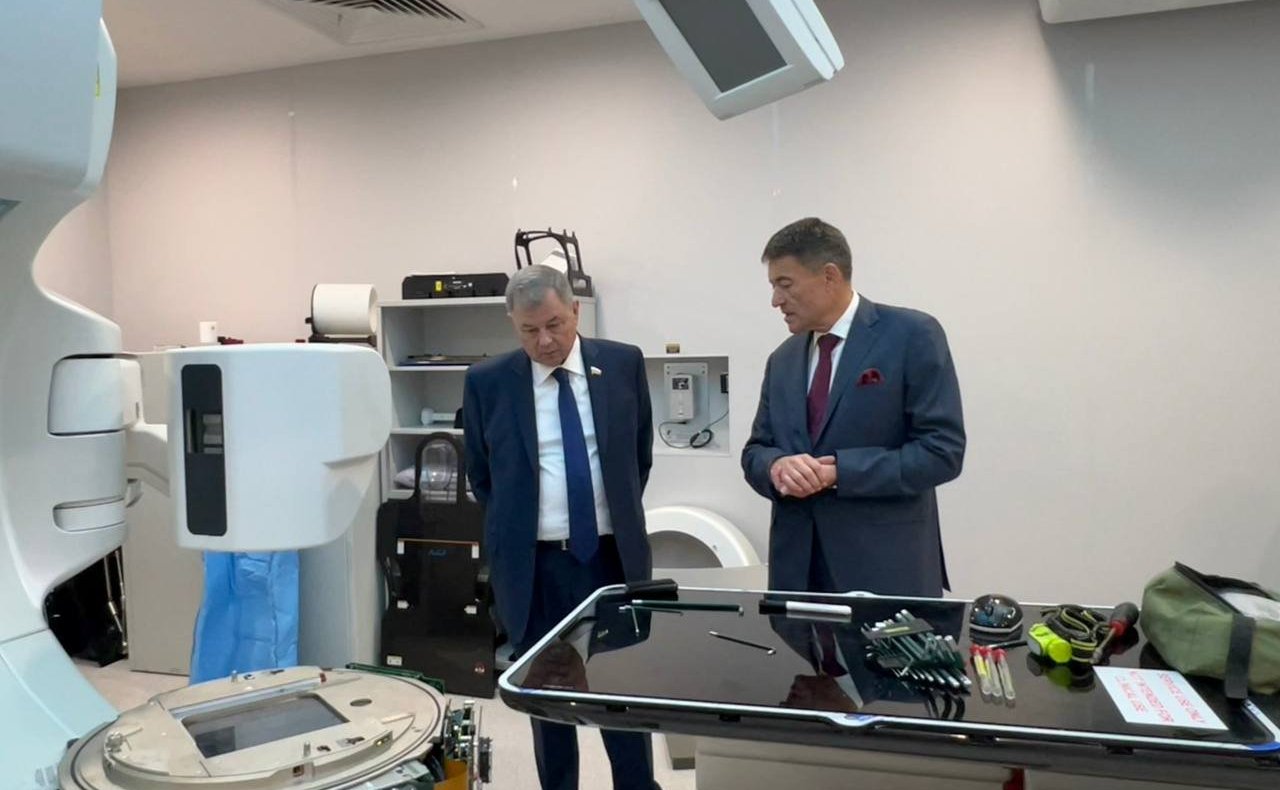 Анатолий Артамонов выступил на мероприятиях в Обнинске, посвященных 60-летию МРНЦ имени А.Ф. Цыба