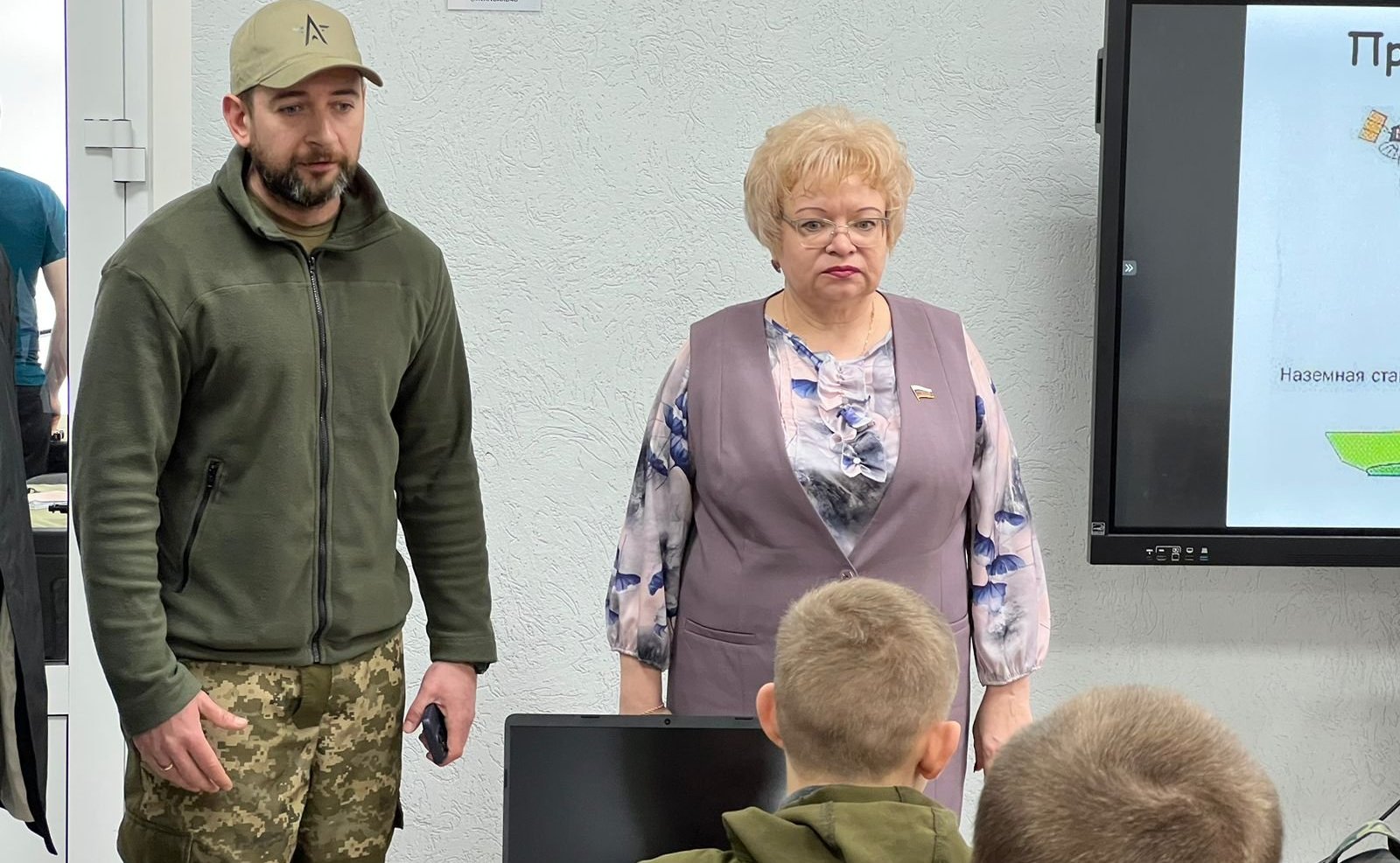 Оксана Хлякина в ходе рабочей поездки в регион посмотрела, как реализуется современный формат патриотического образовательно-воспитательного процесса подростков в Липецкой области