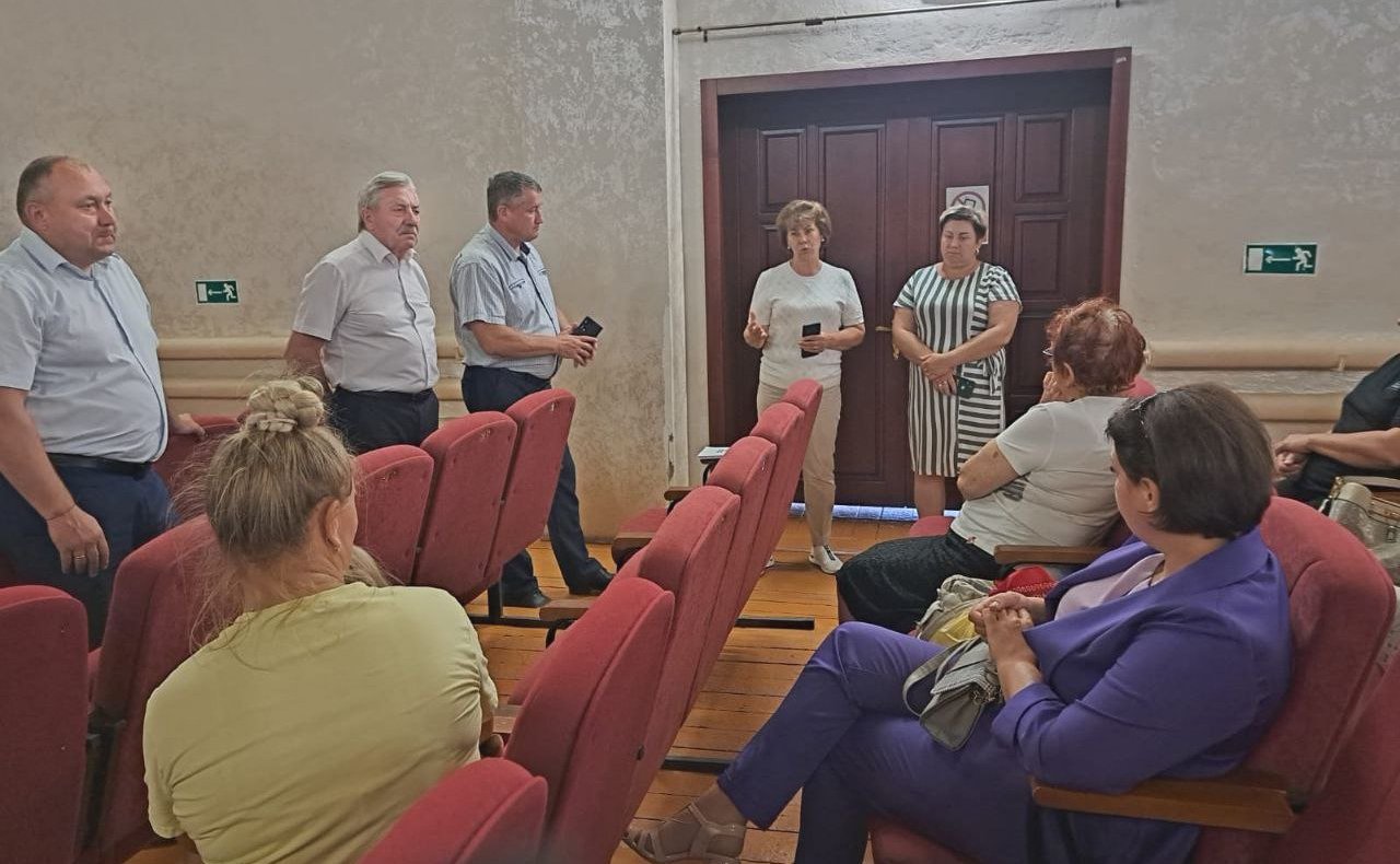 Татьяна Гигель в ходе рабочей командировки по региону провела встречи с жителями сел Паспаул, Туньжа, Ынырга, Красносельское и Чоя