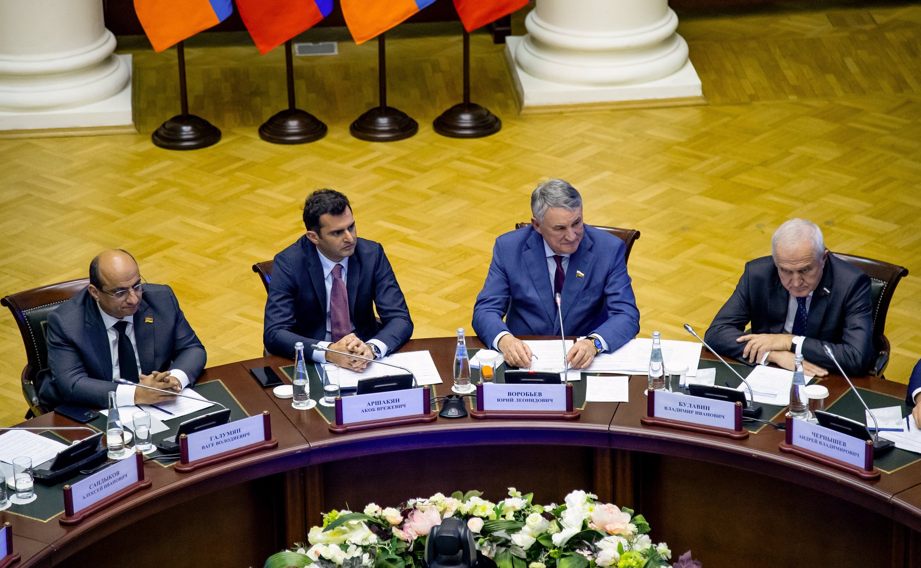 Заместитель Председателя Совета Федерации Юрий Воробьев и заместитель Председателя Национального Собрания Республики Армения Акоб Аршакян провели встречу в Санкт-Петербурге