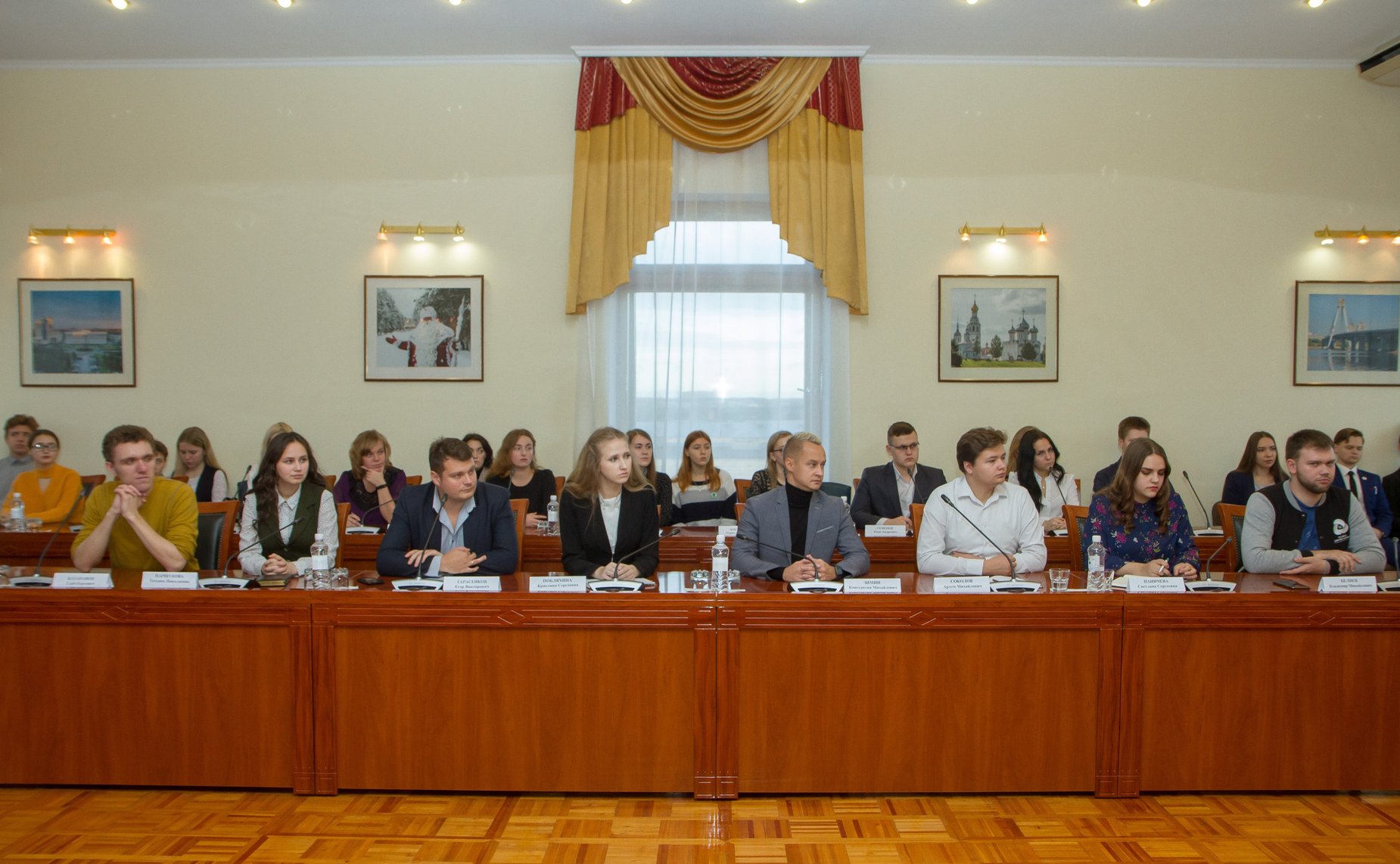 Заседание Дискуссионного клуба при Молодежном парламенте Вологодской области