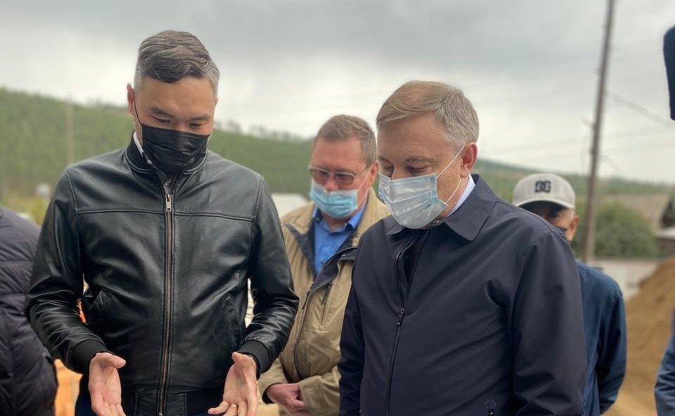 Александр Варфоломеев посетил социальные объекты в селах Республики Бурятия