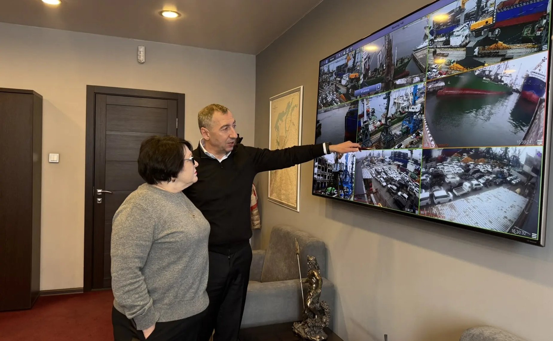 Людмила Талабаева в ходе поездки в регион посетила два рыбохозяйственных предприятия, стратегически важных для Дальневосточного региона