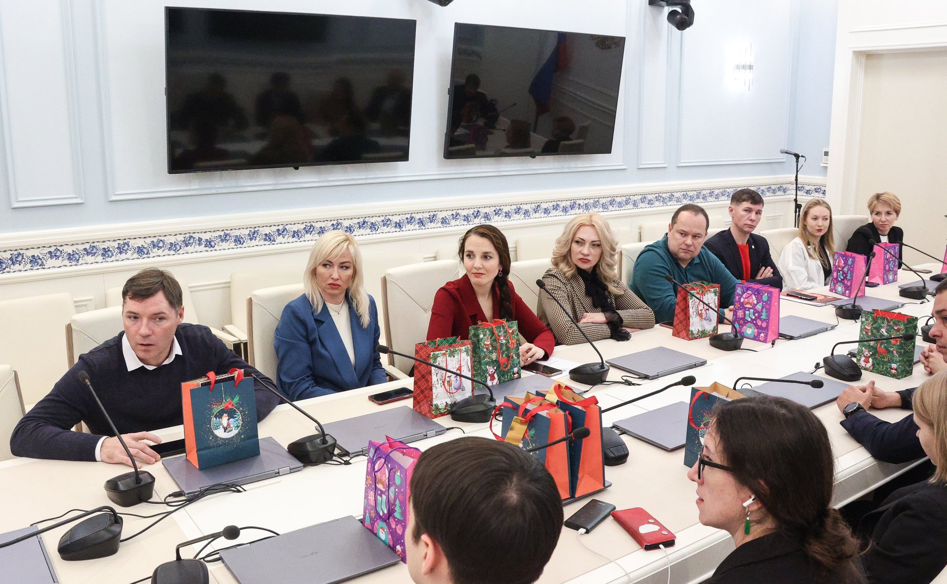 Айрат Гибатдинов провел встречу с кураторами Всероссийского конкурса детского и юношеского творчества «Земля Талантов»