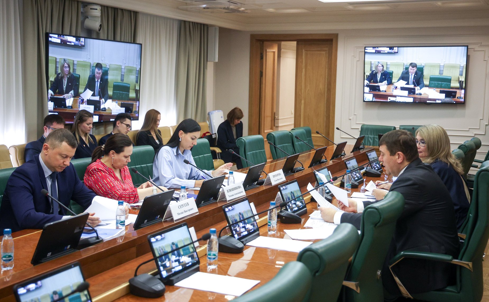 Круглый стол Комитета СФ по экономической политике совместно с Комитетом СФ по социальной политике на тему «Теневая занятость: проблемы выявления и механизмы снижения»