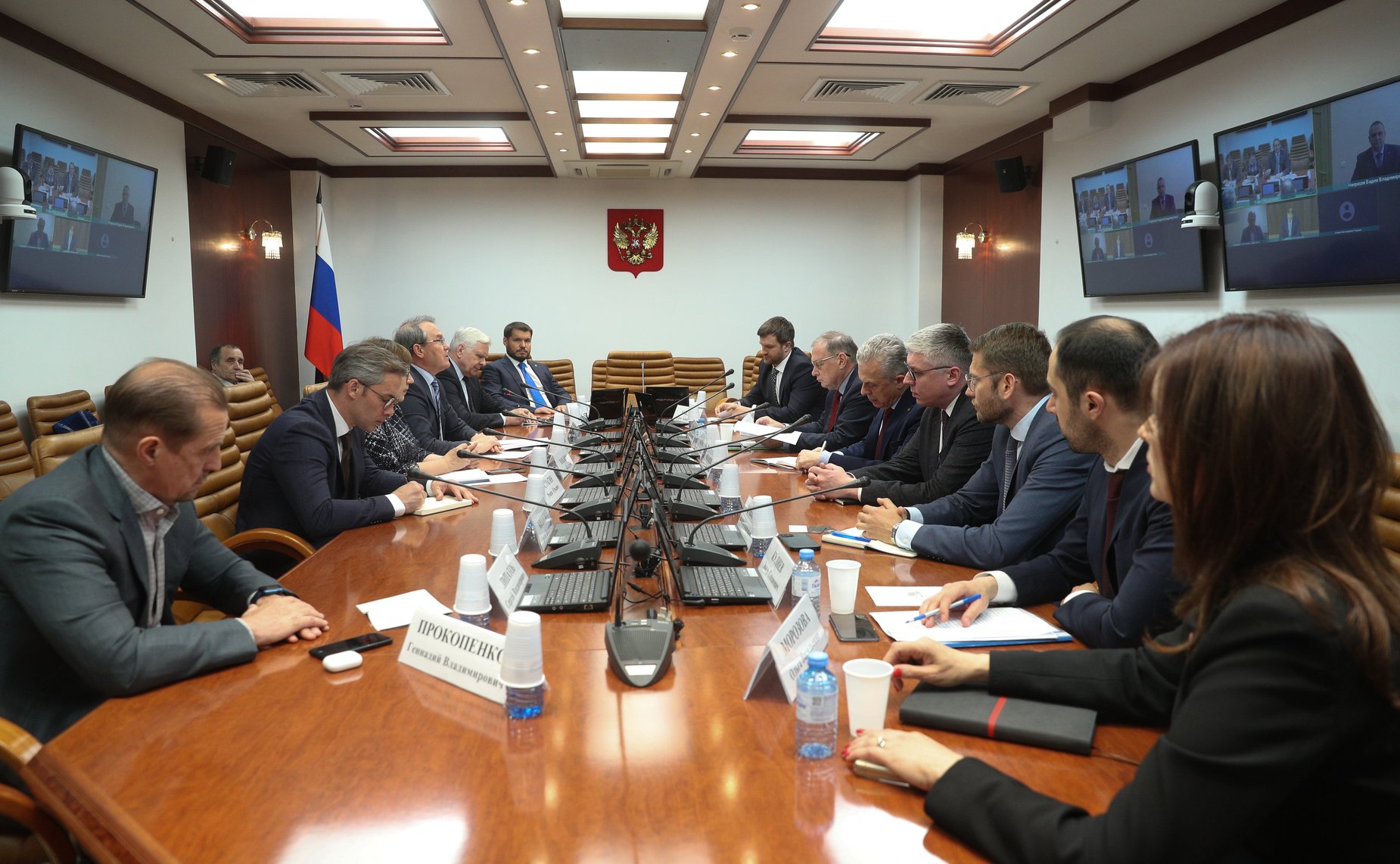 «Круглый стол» Комитета СФ по экономической политике совместно с Комитетом СФ по международным делам