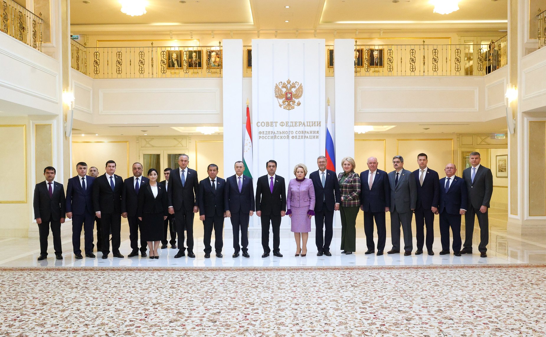 Валентина Матвиенко обсудила с Председателем Маджлиси милли Маджлиси Оли Республики Таджикистан Рустами Эмомали