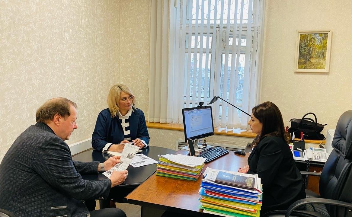 Наталия Косихина и Александр Русаков в ходе поездки в регион проверили ход строительства быстровозводимых корпусов и благоустройства территории в детском оздоровительно-образовательном центре имени А. Матросова