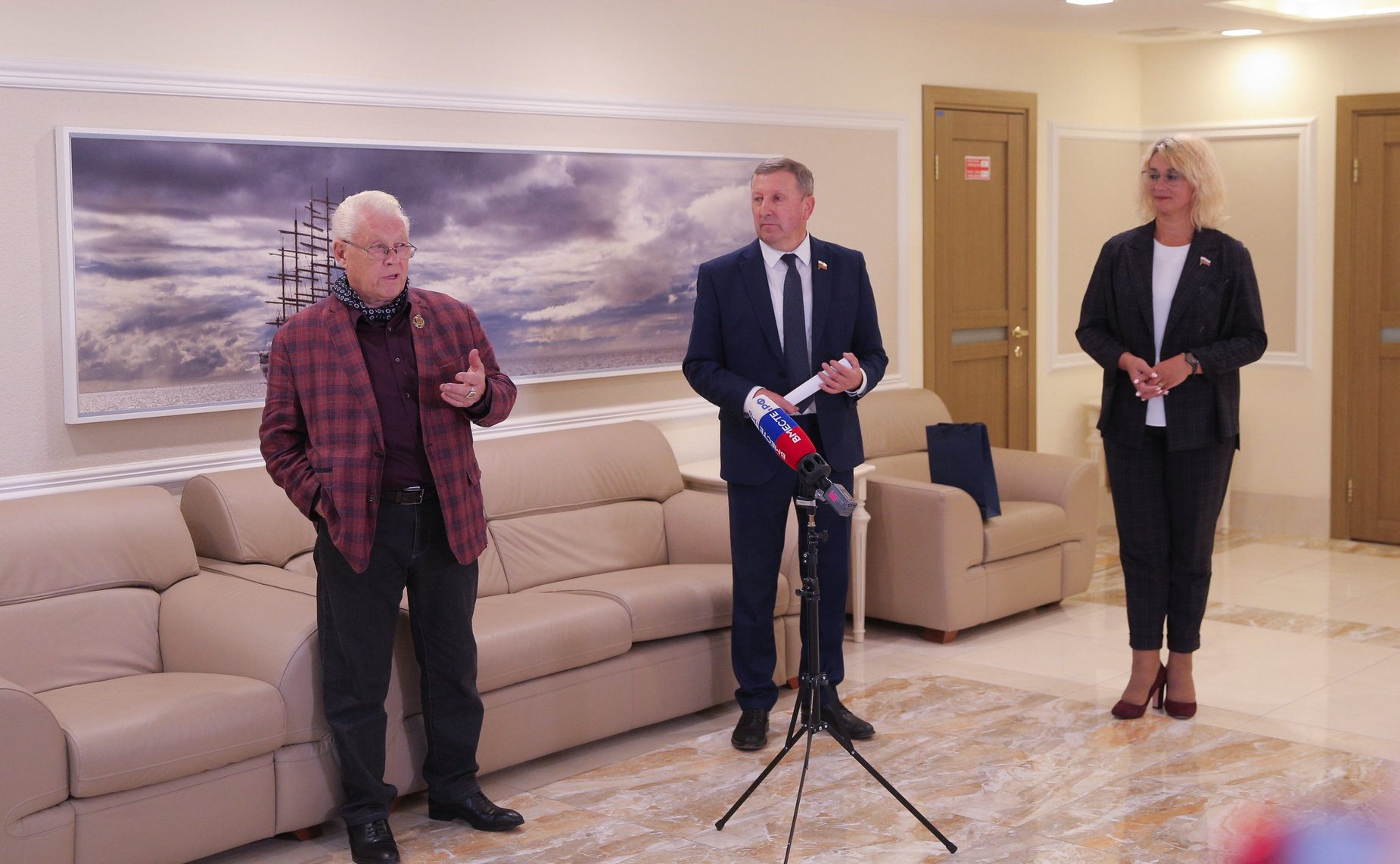 Открытие выставки народного художника РФ Валерия Теплова «Люблю Россию»