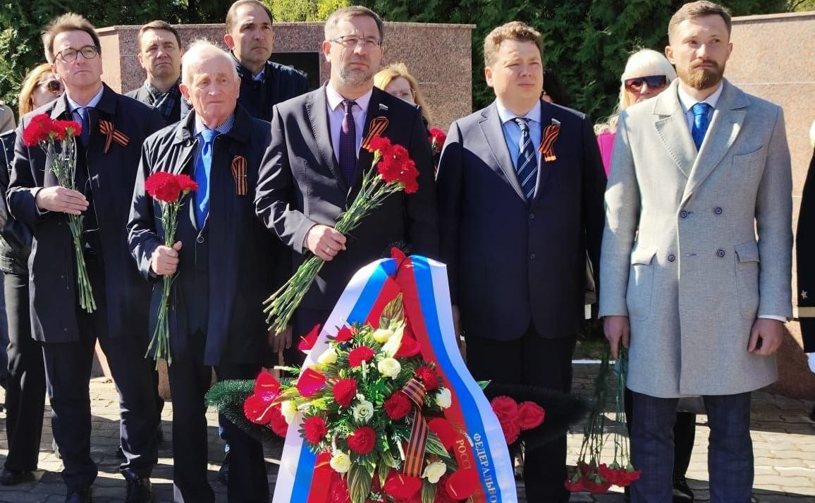 Сенаторы приняли участие в мероприятиях в Балтийске, посвященных 80-летию освобождения города