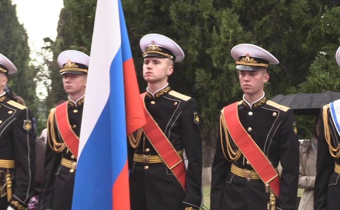 Торжественная церемония захоронения останков наших бойцов на Мемориальном кладбище в Севастополе