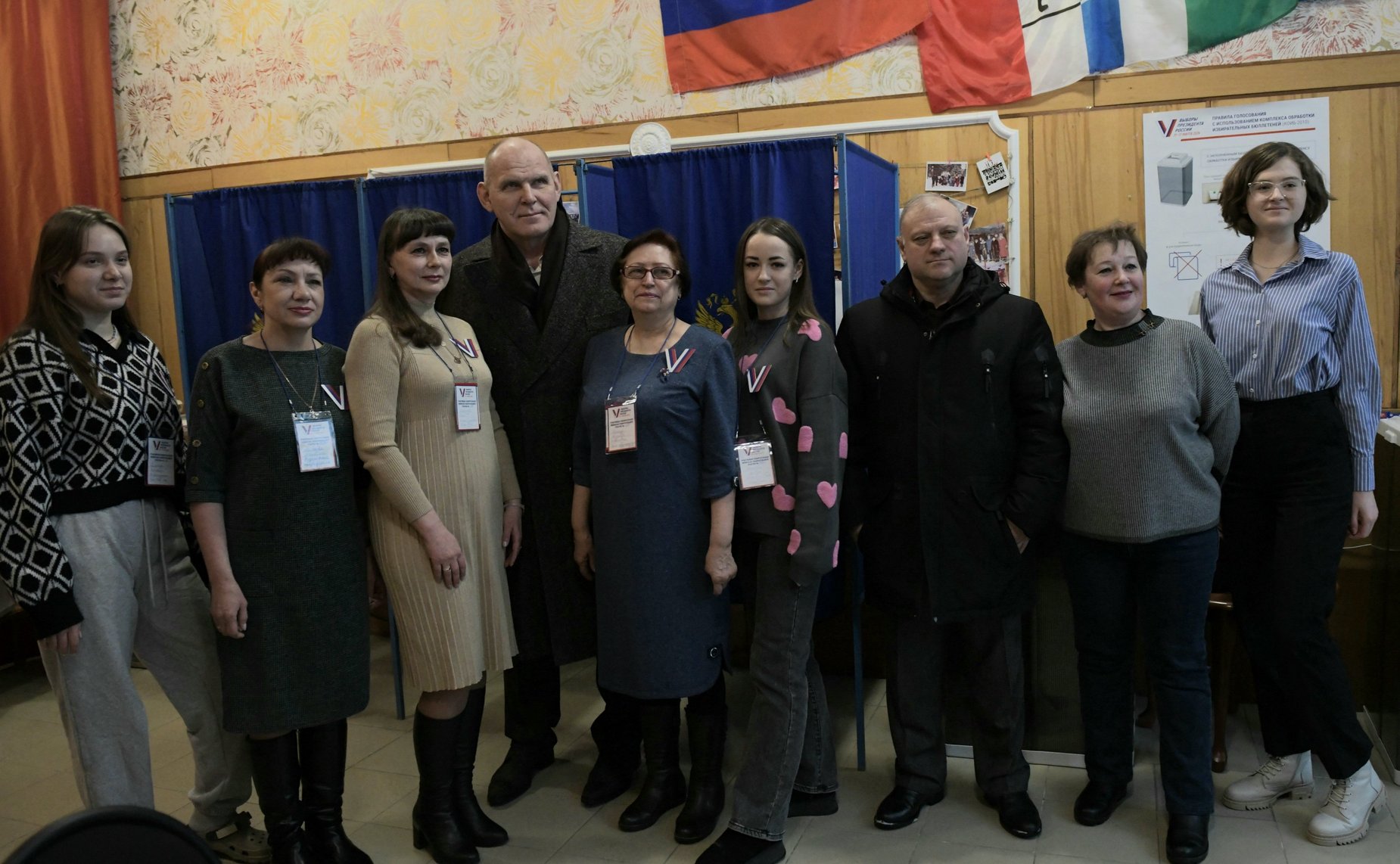 Александр Карелин проголосовал по месту жительства в Новосибирске