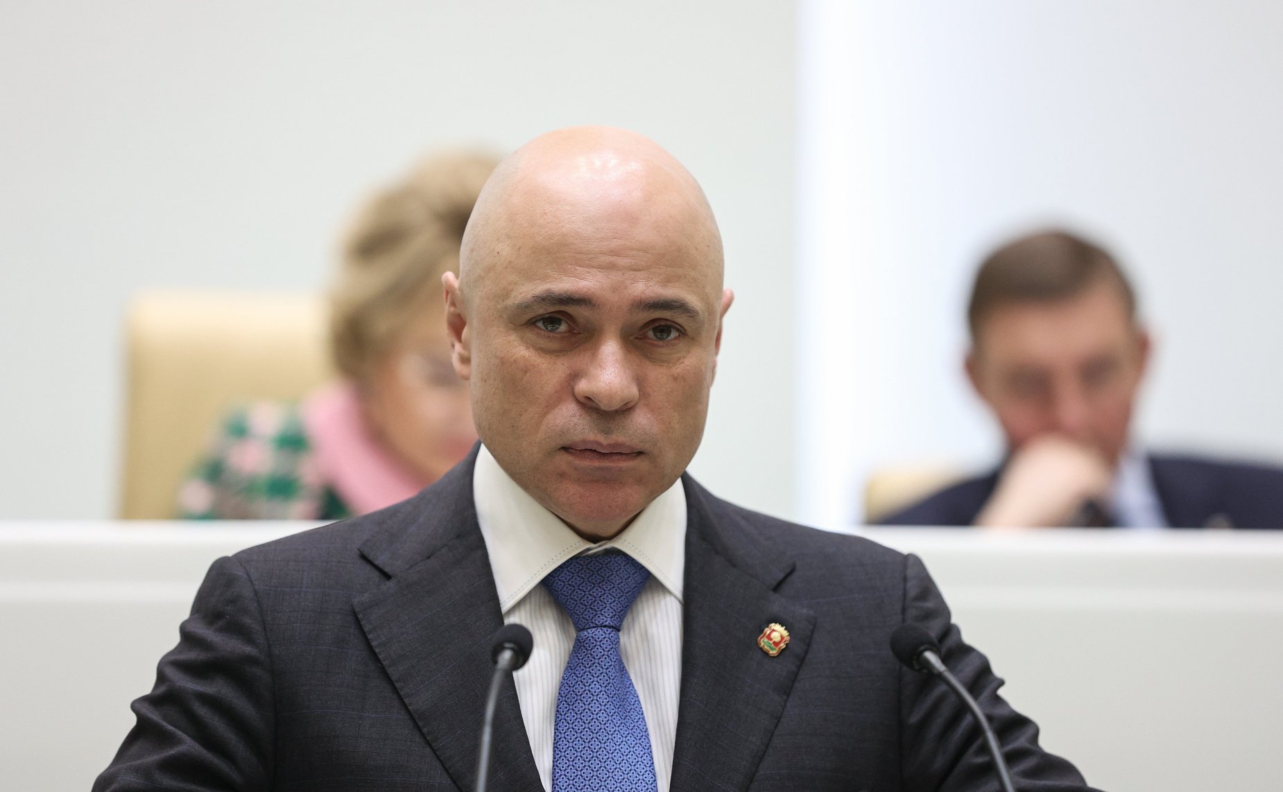 Игорь Артамонов