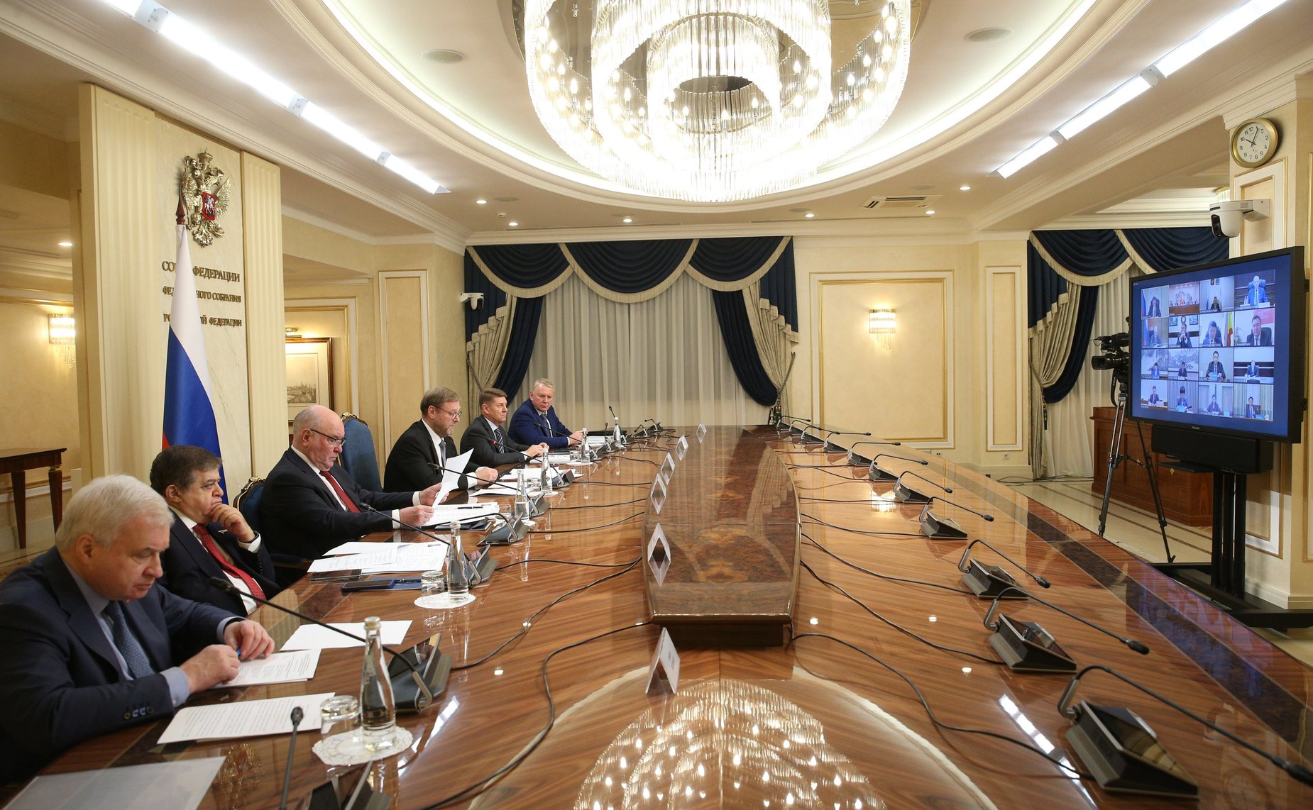 Видеоконференция руководителей органов законодательной власти субъектов РФ и собраний народных представителей регионов КНР
