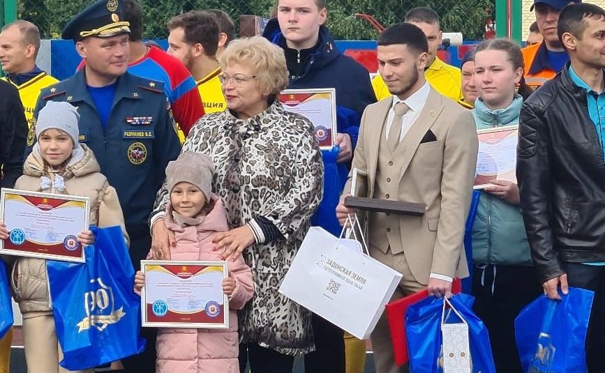 Оксана Хлякина приняла участие в торжественном мероприятии, посвященном 12-летию Управления противопожарной спасательной службы региона