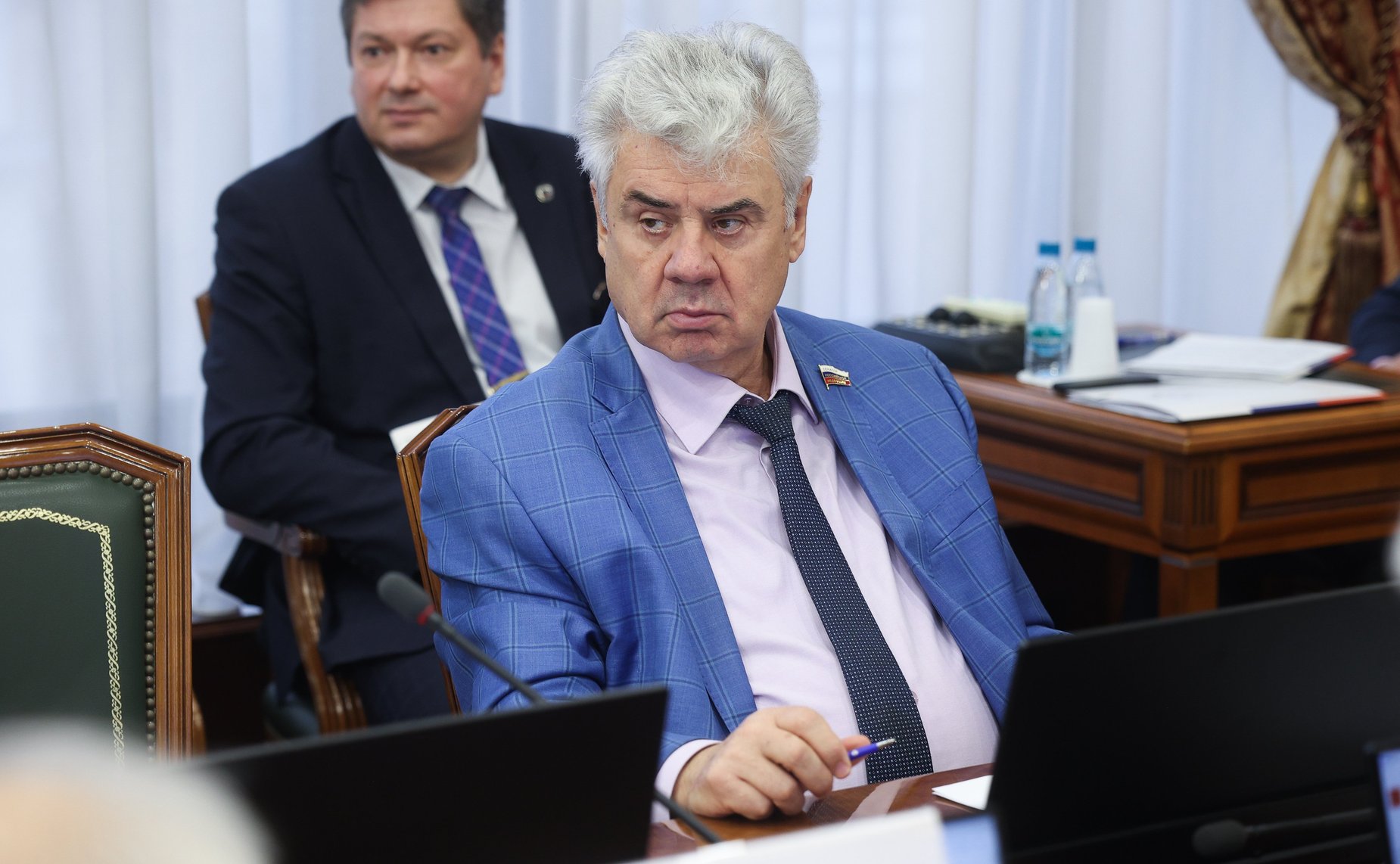 Виктор Бондарев