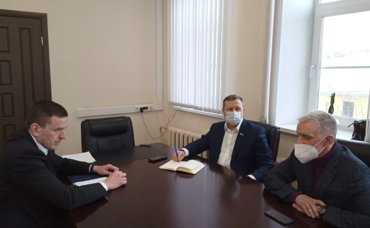 Сергей Березкин провел встречу с новым директором департамента здравоохранения и фармации региона Василием Тубашовым