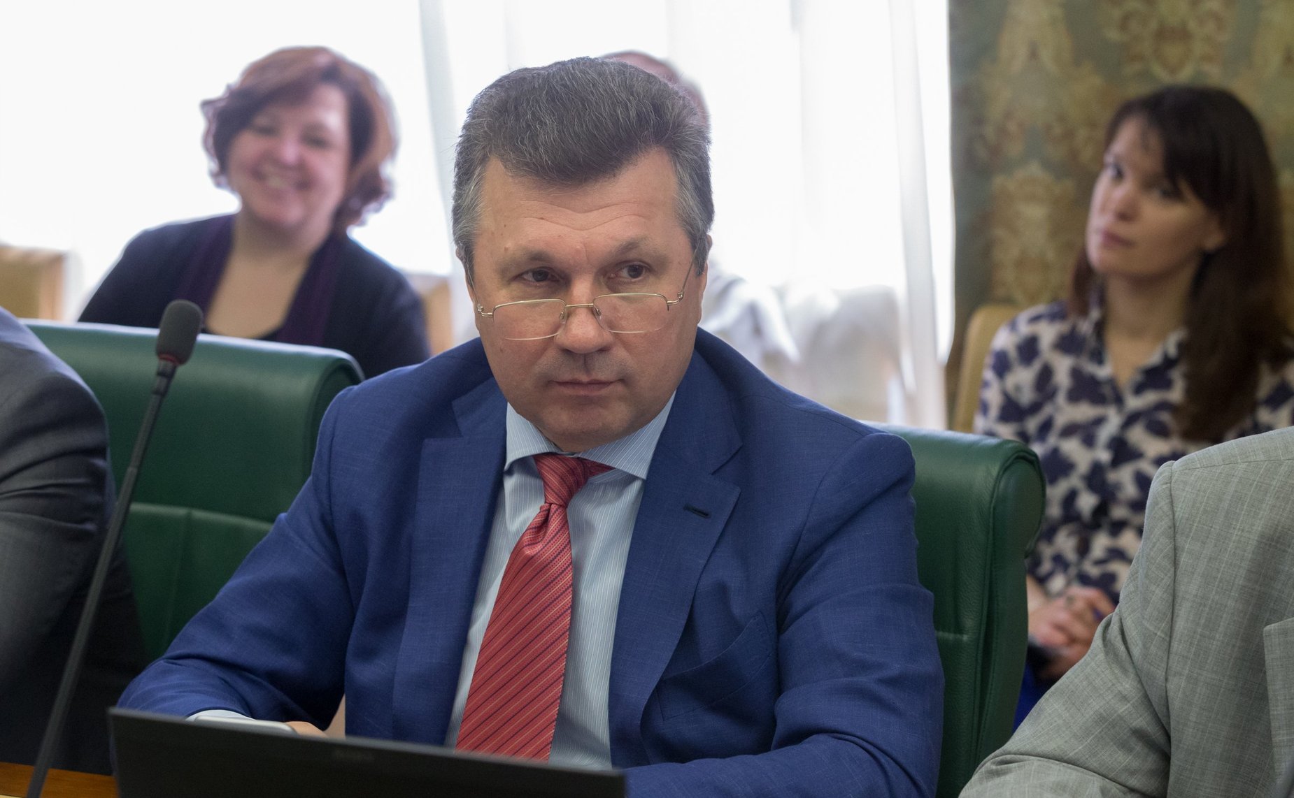 В. Васильев