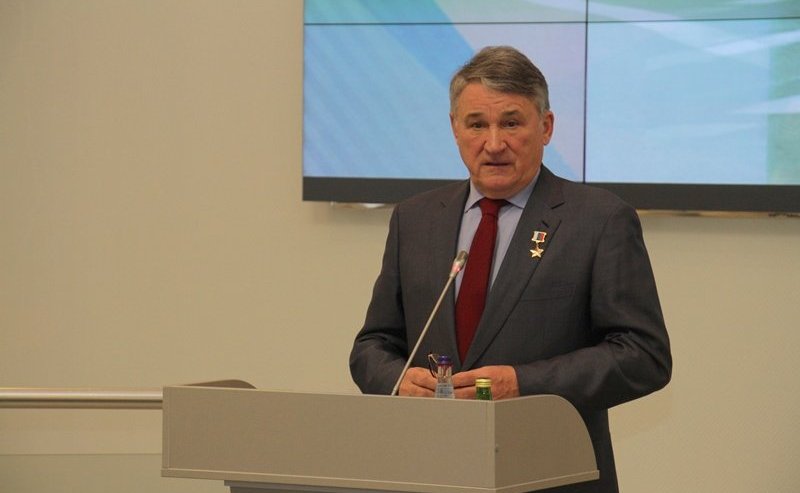 Ю. Воробьев и В. Бондарев обсудили с курсантами университета ГПС МЧС России тематику патриотического воспитания