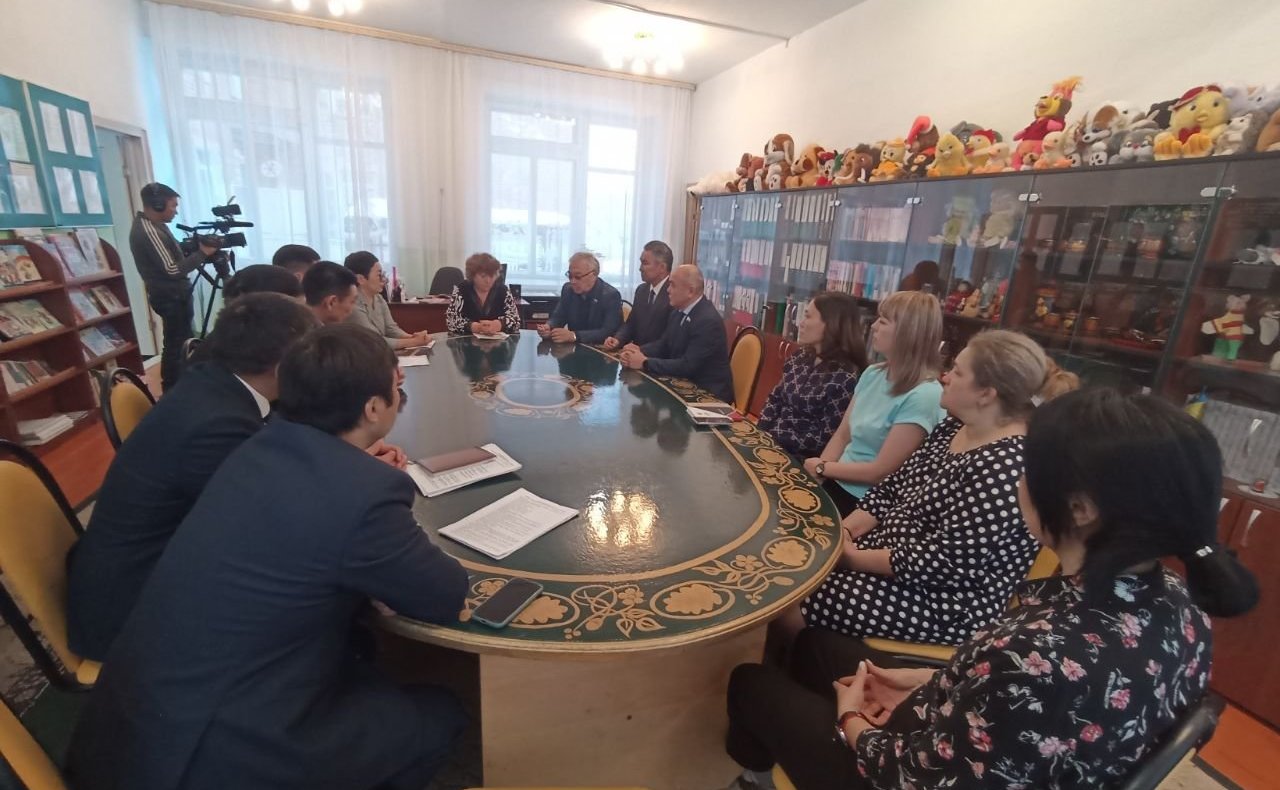 Баир Жамсуев посетил учреждения социальной сферы Агинского района