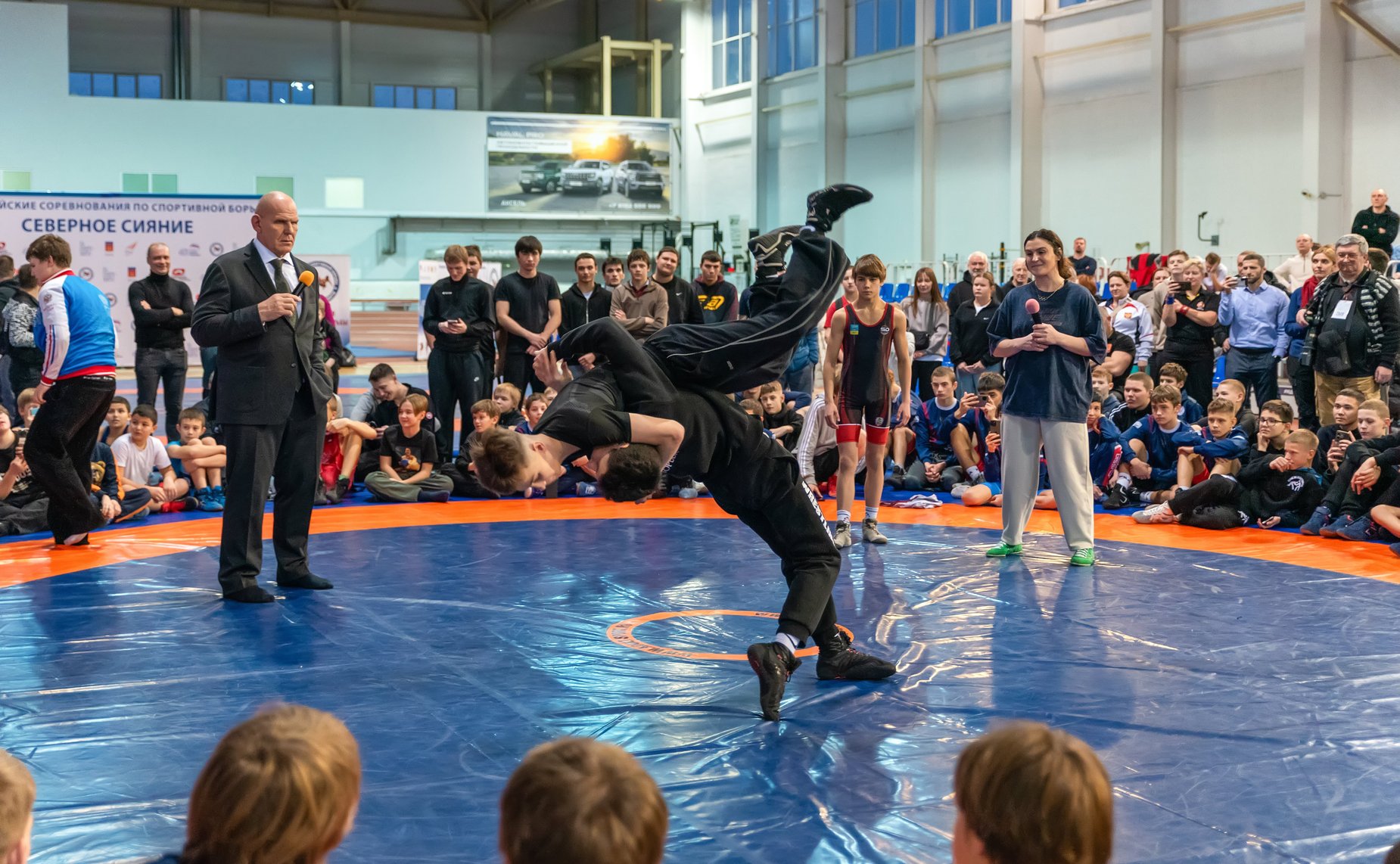 Александр Карелин и Лариса Круглова открыли в Мурманске 51-й Всероссийский турнир по спортивной борьбе «Северное Сияние»