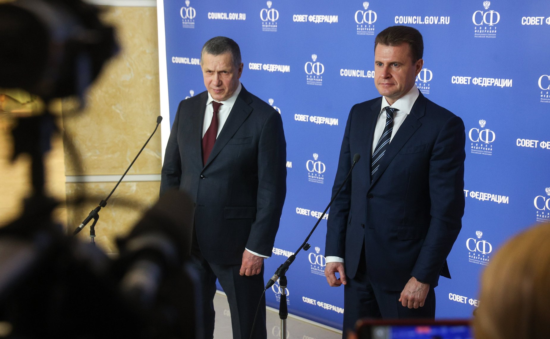 Пресс-подход заместителя Председателя Правительства Российской Федерации – полномочного представителя Президента РФ в ДФО Юрия Трутнева и Министра РФ по развитию Дальнего Востока и Арктики Алексея Чекункова