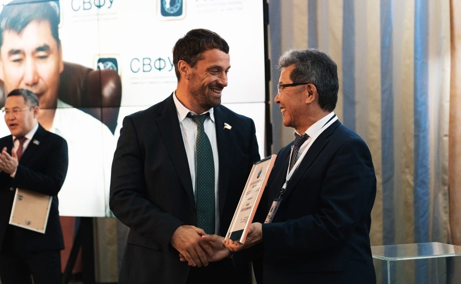 Эдуард Исаков в рамках поездки в регион принял участие в XV Генеральной ассамблее Северного форума, прошедшей в г. Ханты-Мансийске