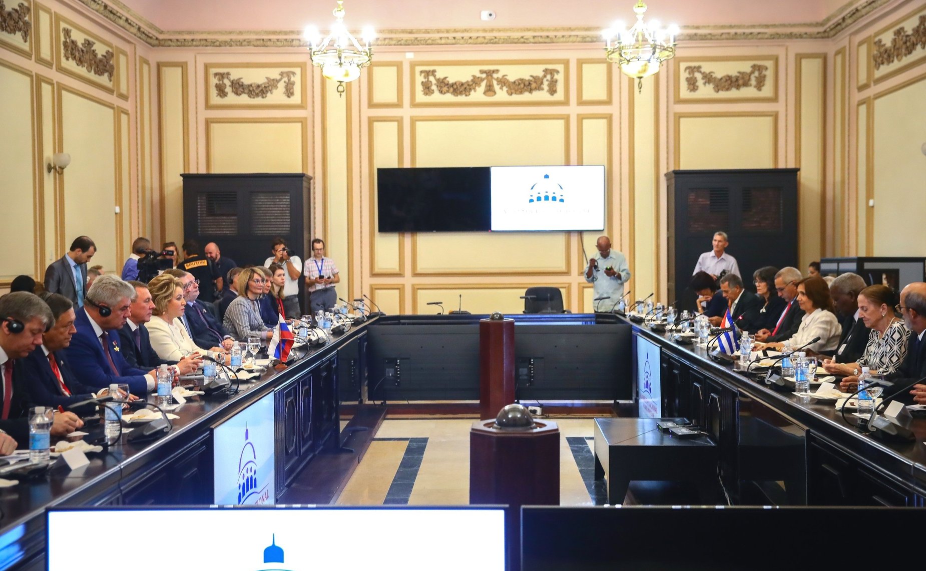 Встреча Председателя Совета Федерации Валентины Матвиенко с Председателем Национальной ассамблеи народной власти и Государственного Совета Республики Куба Эстебаном Ласо Эрнандесом