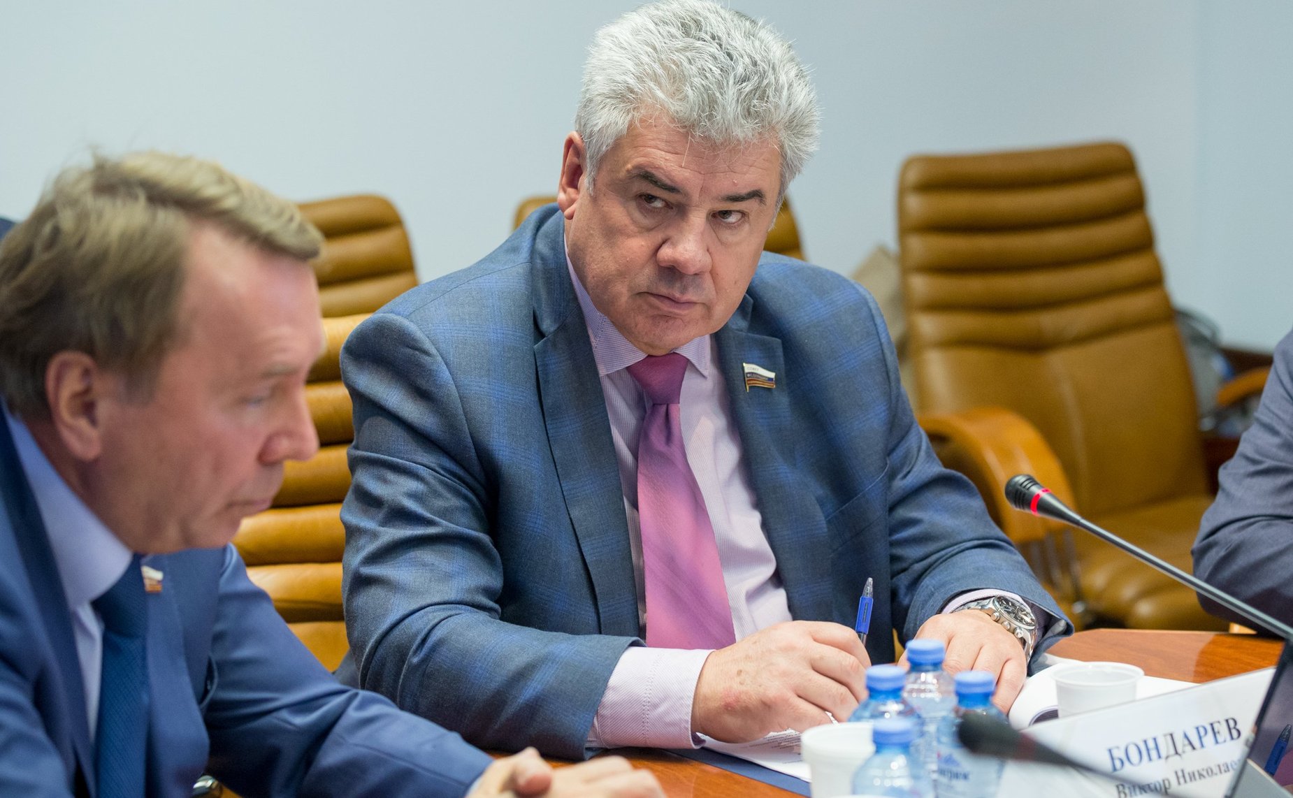 Виктор Бондарев