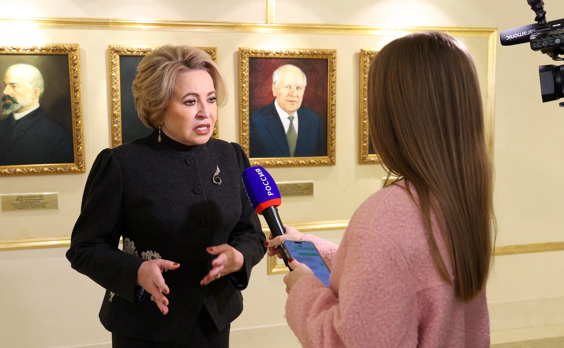 Пресс-подход Валентины Матвиенко