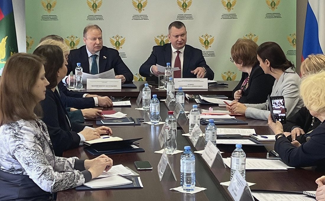 Виктор Шептий провел «круглый стол» на тему: «Актуальные вопросы обеспечения граждан Свердловской области нотариальными услугами»