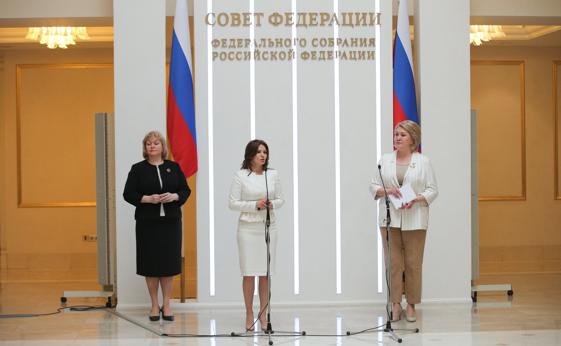 Открытие в Совете Федерации выставки работ детей из Донецкой Народной Республики