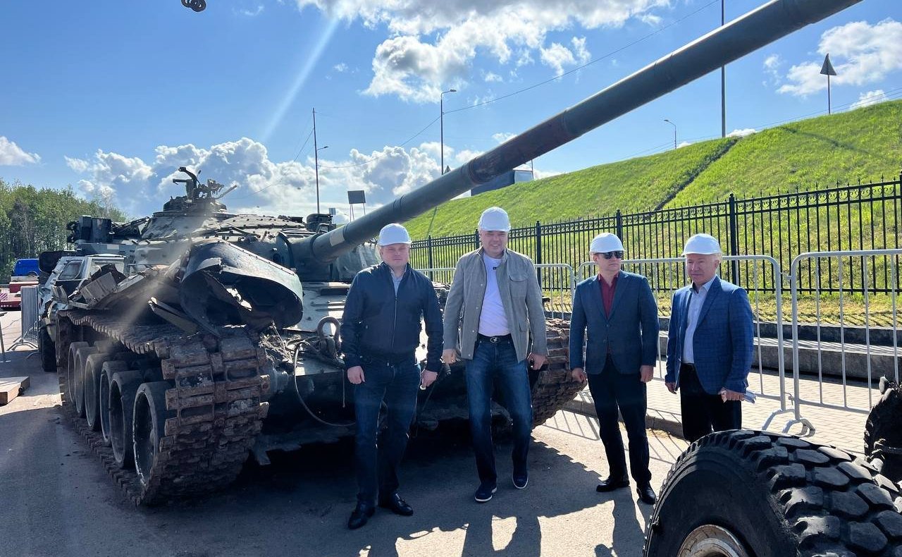 Состоялась передача военной техники — танка Т-72Е вологодской кадетской школе из экспозиции выставки «Фашизм. Невыученные уроки истории. Связь времен»