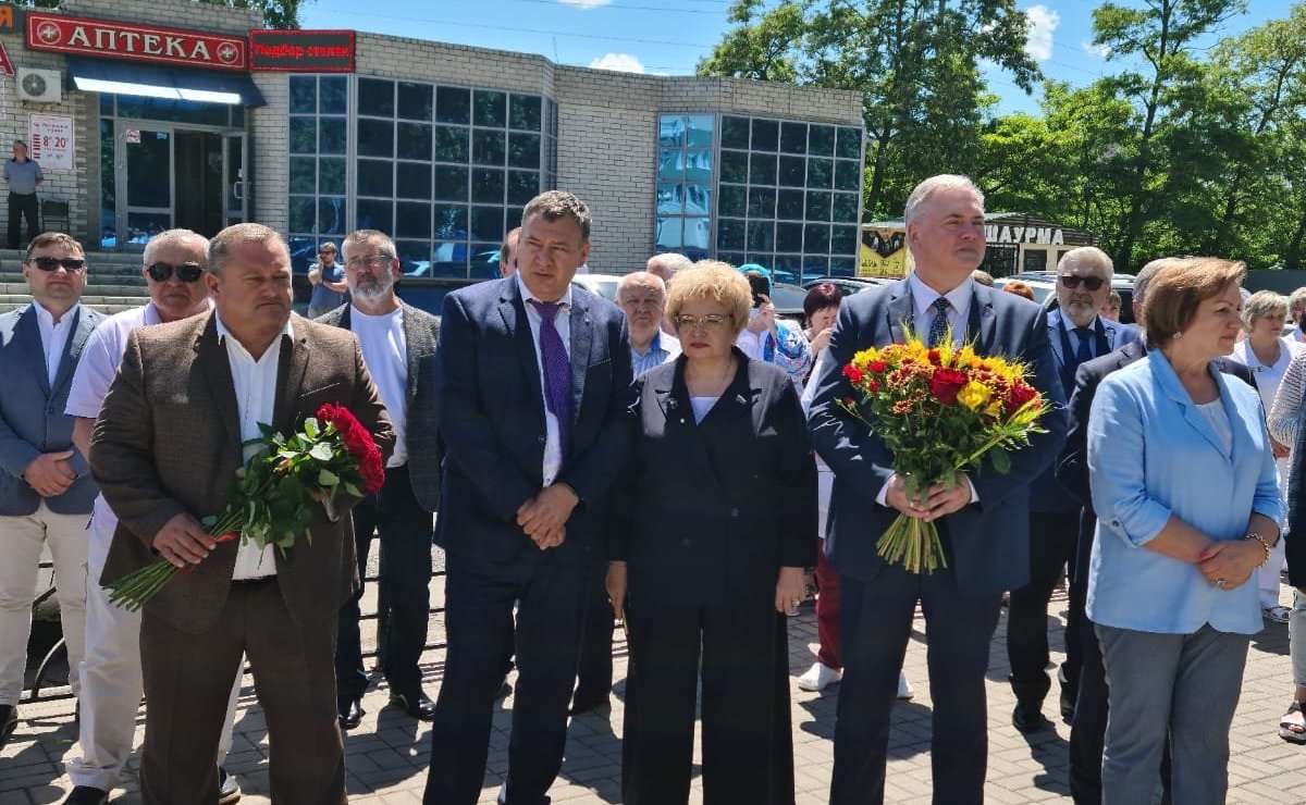 Оксана Хлякина приняла участие в церемонии открытия в Липецке памятника великомученику и целителю Пантелеимону, изготовленному и установленному в память медиков