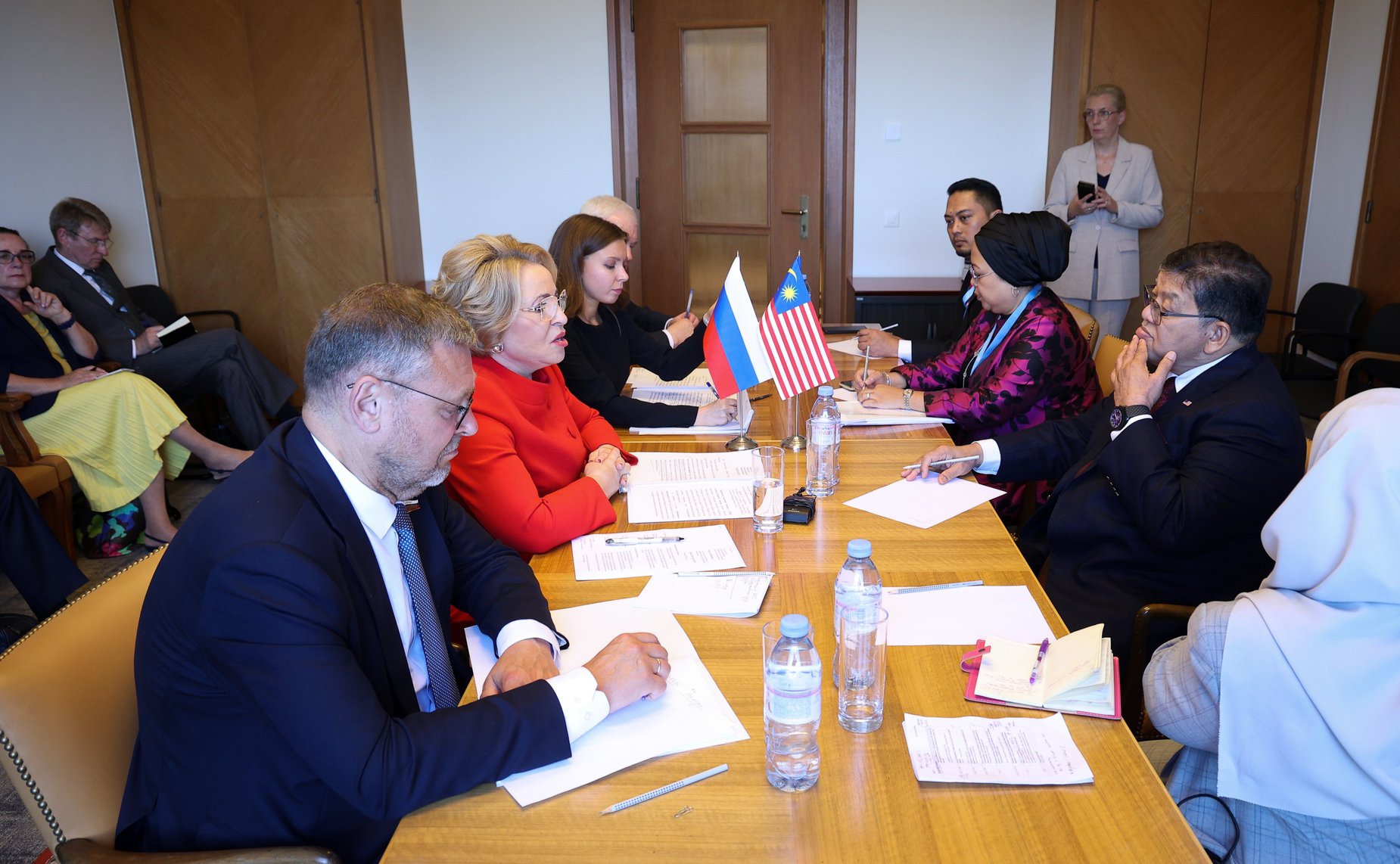 Встреча Председателя Совета Федерации Валентины Матвиенко с Председателем Палаты представителей Парламента Малайзии Джохари Абдулом