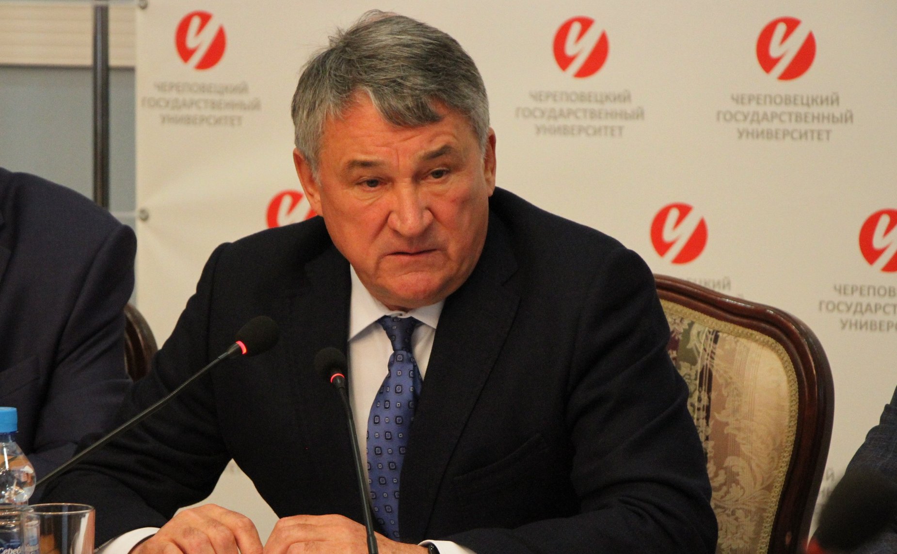 Юрий Воробьев принял участие в заседании молодежного Дискуссионного клуба