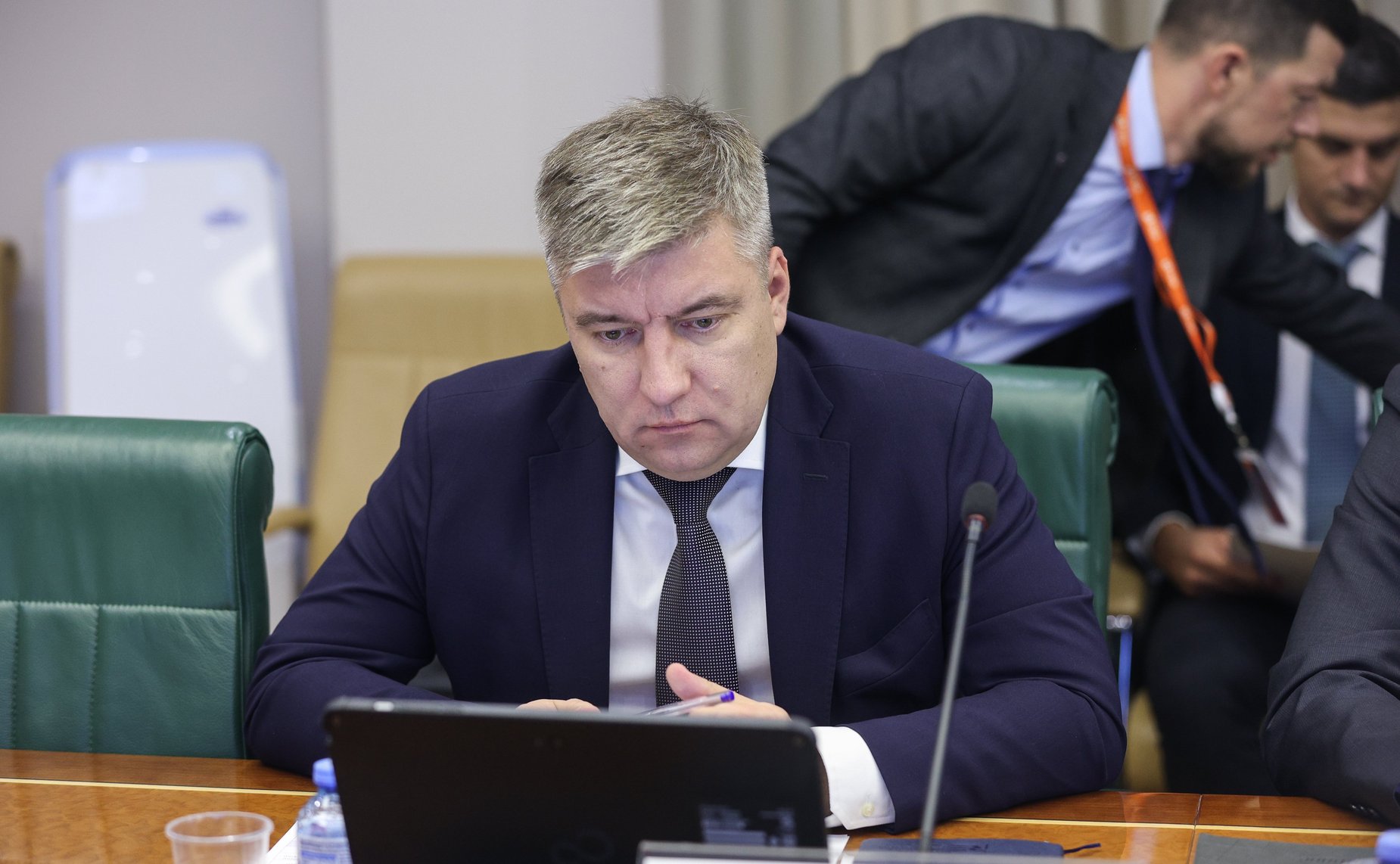 Круглый стол «О мерах по повышению уровня экономической связанности территорий РФ через расширение и модернизацию транспортно-логистической инфраструктуры ДНР, ЛНР, Запорожской области и Херсонской области»