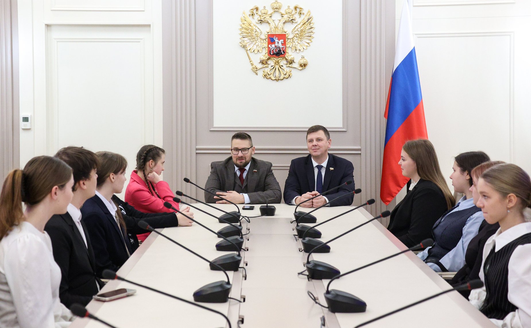 Встреча сенаторов РФ, представляющих Смоленскую область в СФ с детским общественным советом при Уполномоченному по правам ребенка в Смоленской области