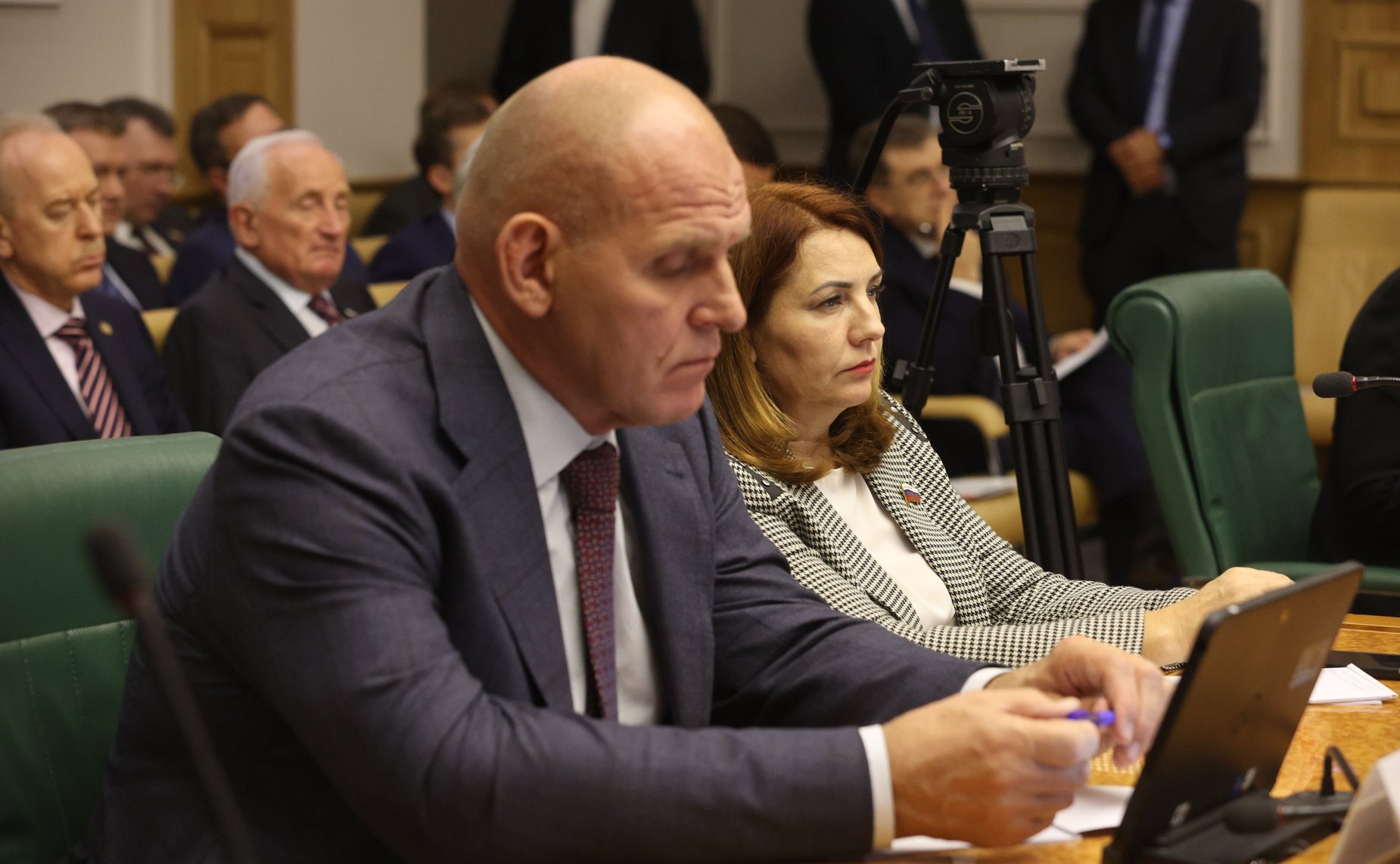 Встреча сенаторов Российской Федерации с Министром строительства и жилищно-коммунального хозяйства РФ Иреком Файзуллиным в формате открытого диалога