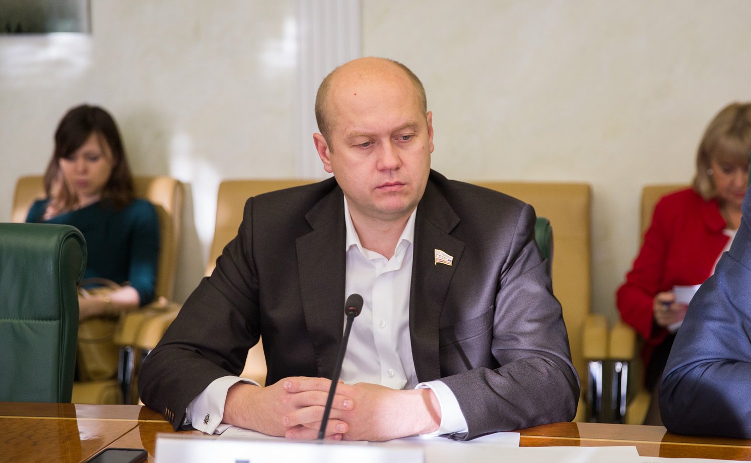 Батин принял участие в заседании подкомитета по финансовому контролю