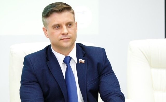 С приветственной речью на IV Форуме «Психология питания» выступил сенатор РФ Юрий Архаров