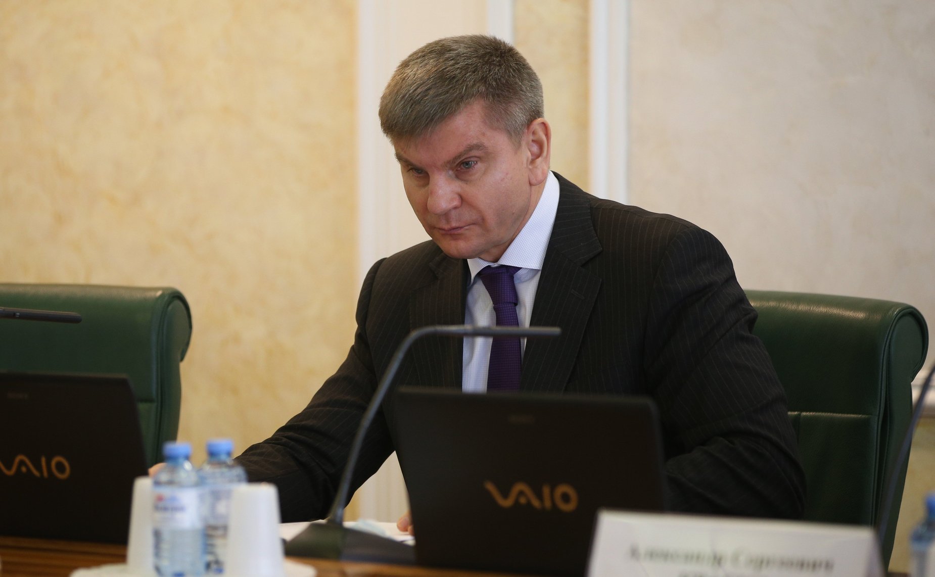 Геннадий Голов